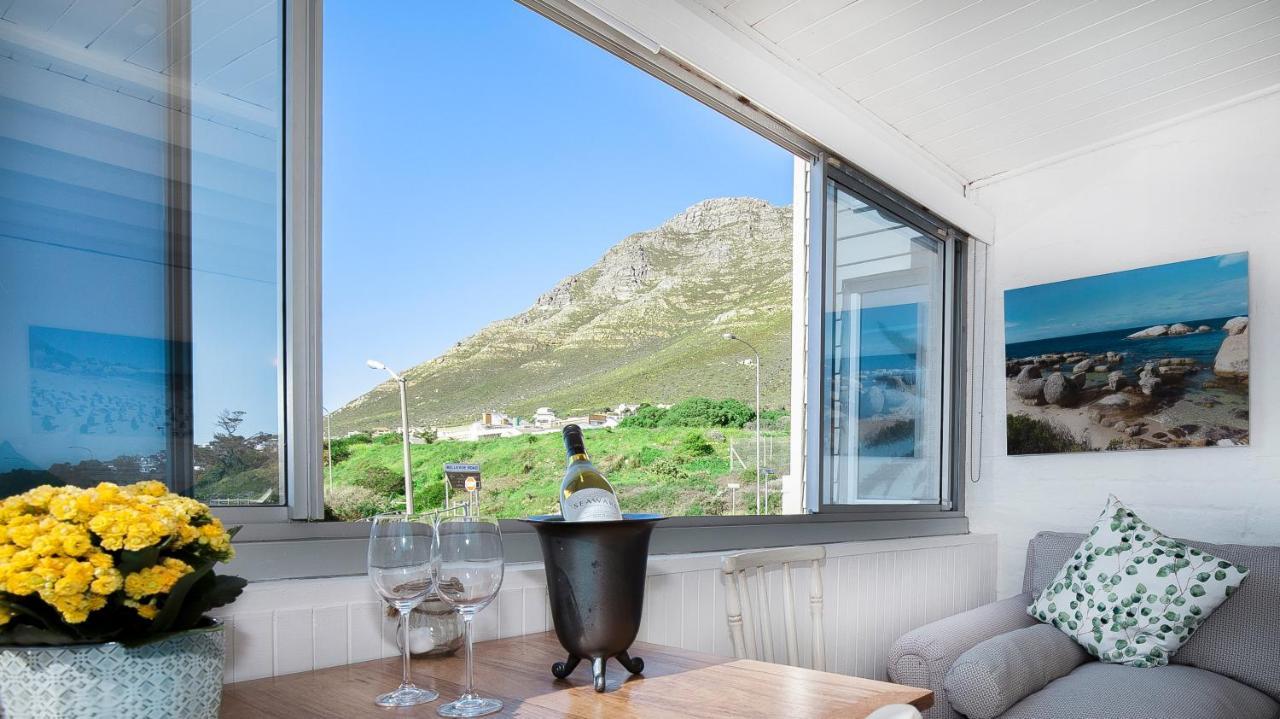 Penguins View Guesthouse Simonʼs Town Extérieur photo