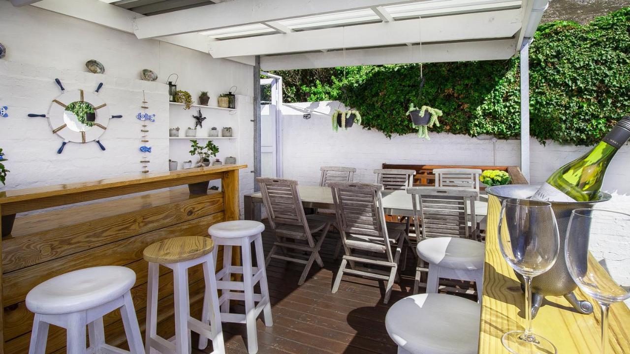 Penguins View Guesthouse Simonʼs Town Extérieur photo